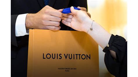 15 salaires chez Louis Vuitton publiés par des employés.